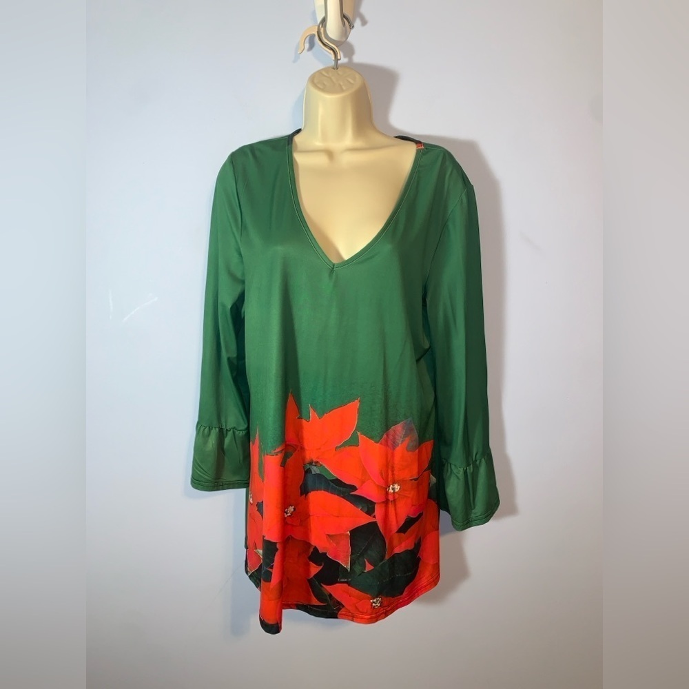 Azalea by firmianda Green and Red vneck poinsettias blouse size 1x bell sleeve